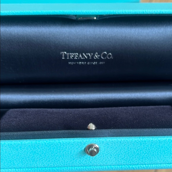 Tiffany & Co. - NWT Bracelet Gift Box w/ Box - Picture 4 of 4